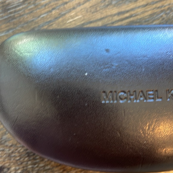 Michael Kors glasses case - Picture 5 of 7